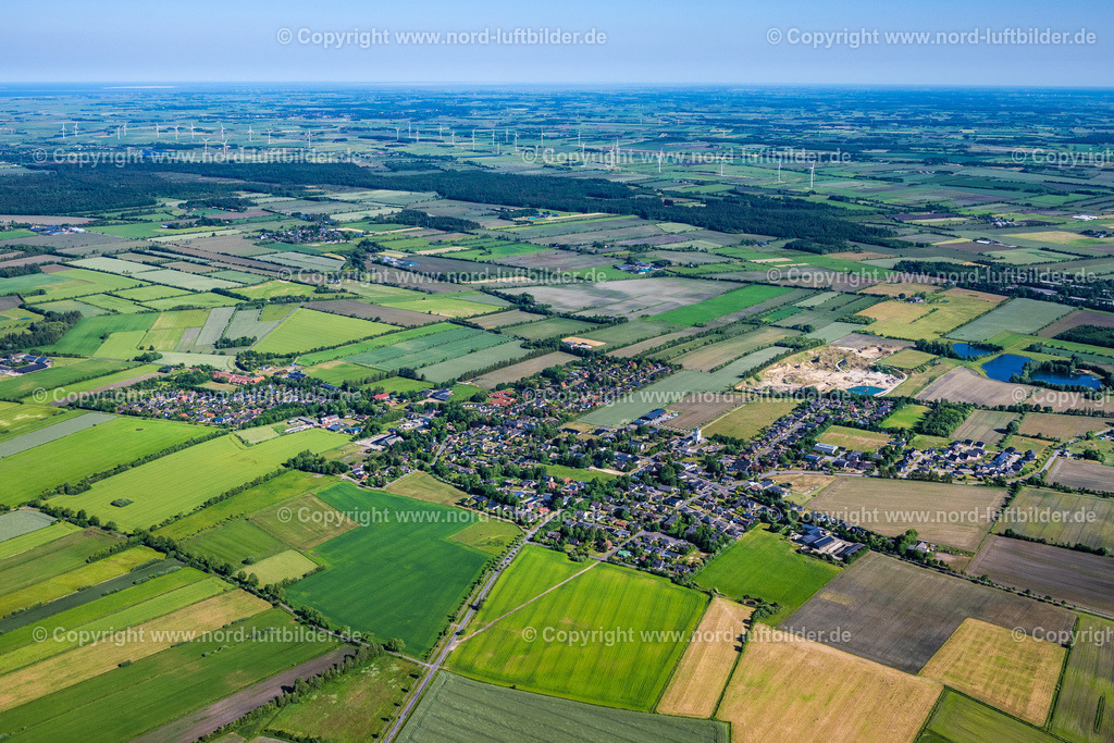 Ladelund_ELS_7752100623 | LADELUND 10.06.2023 Strukturen auf landwirtschaftlichen Feldern in Ladelund im Bundesland Schleswig-Holstein, Deutschland. // Structures on agricultural fields in Ladelund in the state Schleswig-Holstein, Germany. Foto: Martin Elsen