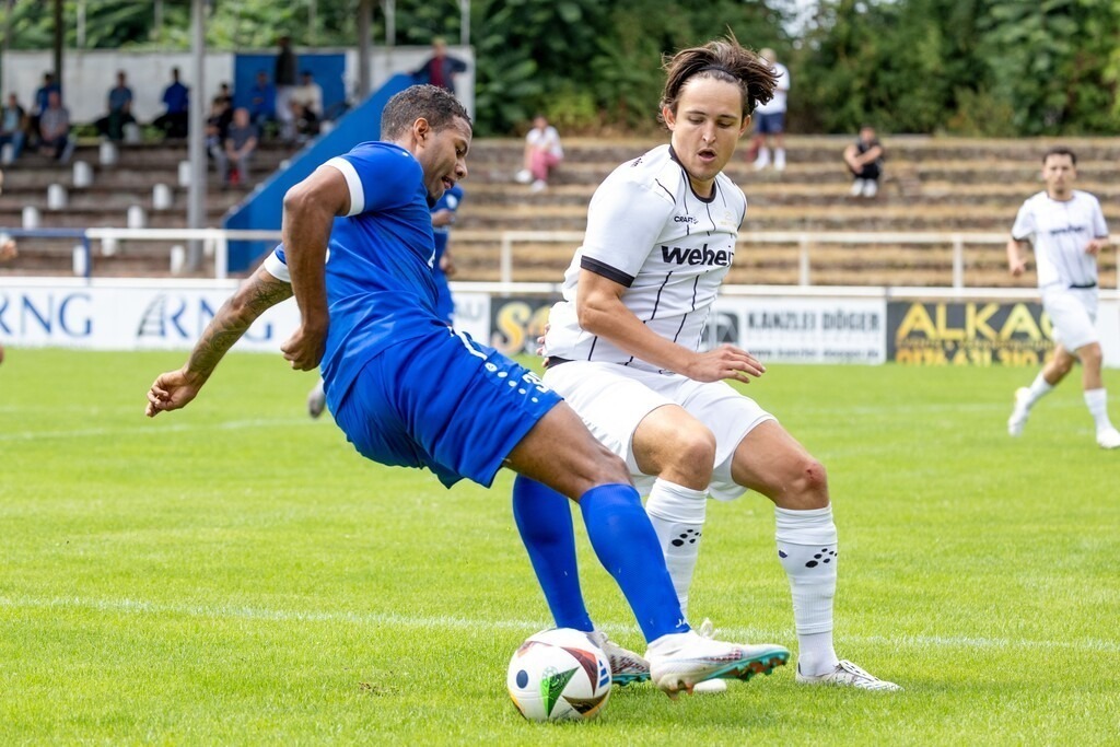 Landespokal Südwest, 2. Runde: SV Südwest Ludwigshafen gegen ASV Fußgönheim (4:0)***Am Ball: Julien Jubin (41, Ludwigshafen) | Landespokal Südwest, 2. Runde: SV Südwest Ludwigshafen gegen ASV Fußgönheim (4:0)***Am Ball: Julien Jubin (41, Ludwigshafen) - Realisiert mit Pictrs.com
