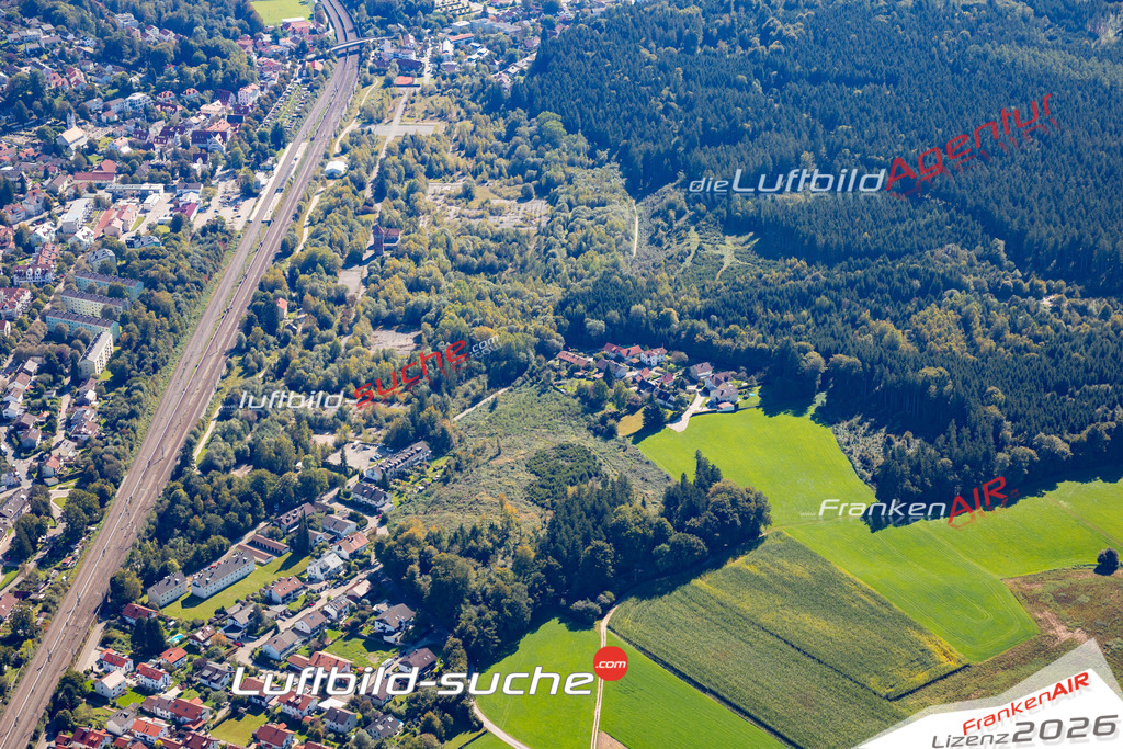 Das Luftbild der Stadt Kirchseeon wurde 2021 vom Flugzeug heraus erstellt (keine Drohne) Aufnahmehöhe ca.450 Meter- hohe Bildauflösung und Druck-Qualität garantiert!