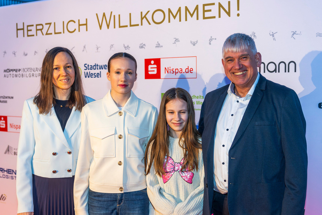 top-top.de 260306-251 | Foto, Video, Fotografie, Videografie, Fotobox, DJ, Discjockey, Musik, Musikbox, Veranstaltung, Photobooth, Amazon, Ebay, Buchtipp, Bestseller, Autor, Verlag, Buch, Wesel, Hamminkeln, NRW, Dinslaken, Rees, Drohne, Hochzeit, Party, Fotobox, Wesel, Fotograf