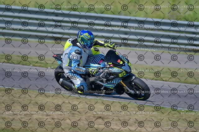 26BT02-0107 | markuskiefer.com - Realisiert mit Pictrs.com