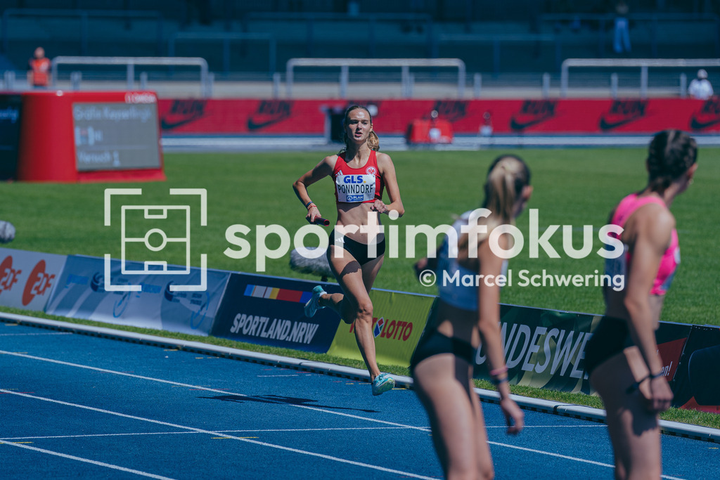 Deutsche Meisterschaften der Frauen und Männer 2026 | Finja Ponndorf, Eintracht Frankfurt e.V., U20 4x400-Meter-Staffel, Deutsche Meisterschaften der Frauen und Männer 2026, Lohrheidestadion Bochum-Wattenscheid, 25.07.2026. Foto: Marcel Schwering / sportimfokus - Realisiert mit Pictrs.com