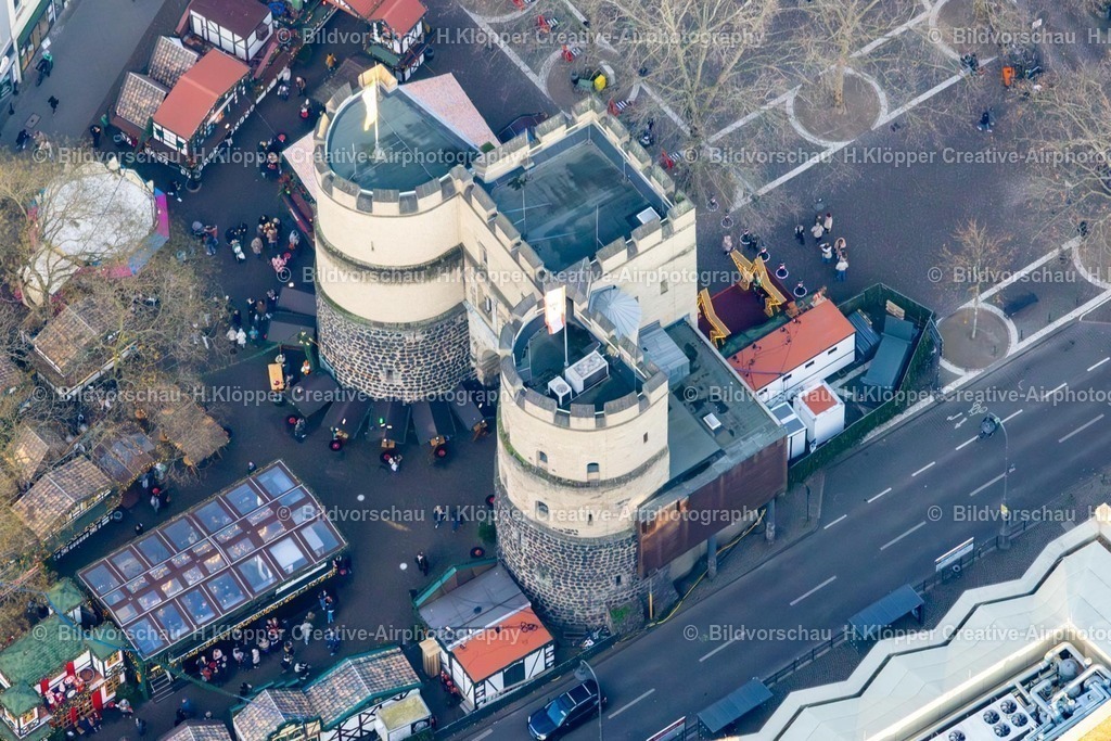 Luftbilder Köln-7944 | Luftbildfotografie Turm- Bauwerk " Hahnentor " Rest der ehemaligen, historischen Stadtmauer am Rudolfplatz in Köln im Bundesland Nordrhein-Westfalen, Deutschland - Realisiert mit Pictrs.com