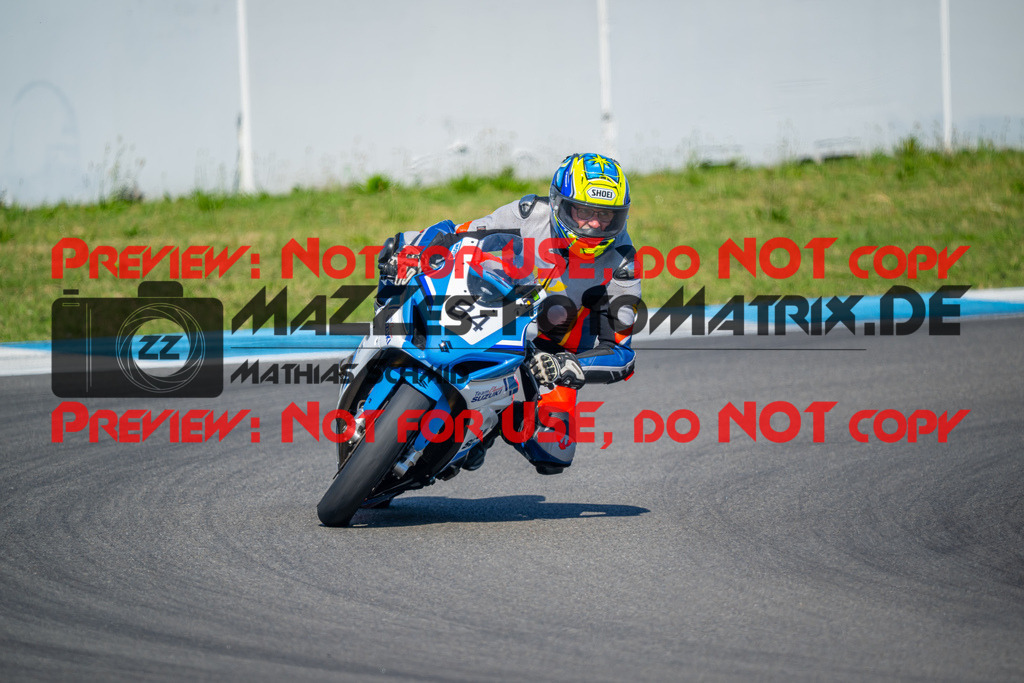 MaZZes-Fotomatrix-20260523-118967 | GRUEN