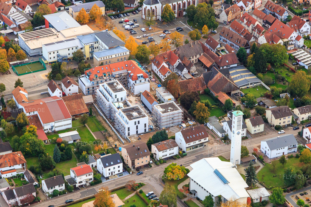 Luftbild: Neubau für Wohn- und Geschäftshäuser zwischen Marktstr- und Goetherstr in Kandel im Bundesland Rheinland-Pfalz in Deutschland. Foto: IMG_103880.jpg vom 01.10.2017 durch Werner Riehm/FLY-FOTO.de