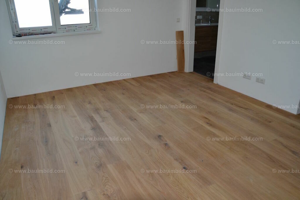 bib-lg22-bodenbelaege-0011 | Nach LV-Leistungsgruppen sortierte Detailfotos über den Bau eines Hauses. Alle Hausbau-Bilder direkt vom Urheber und Autor der Website Haus-Selber-Bauen.com