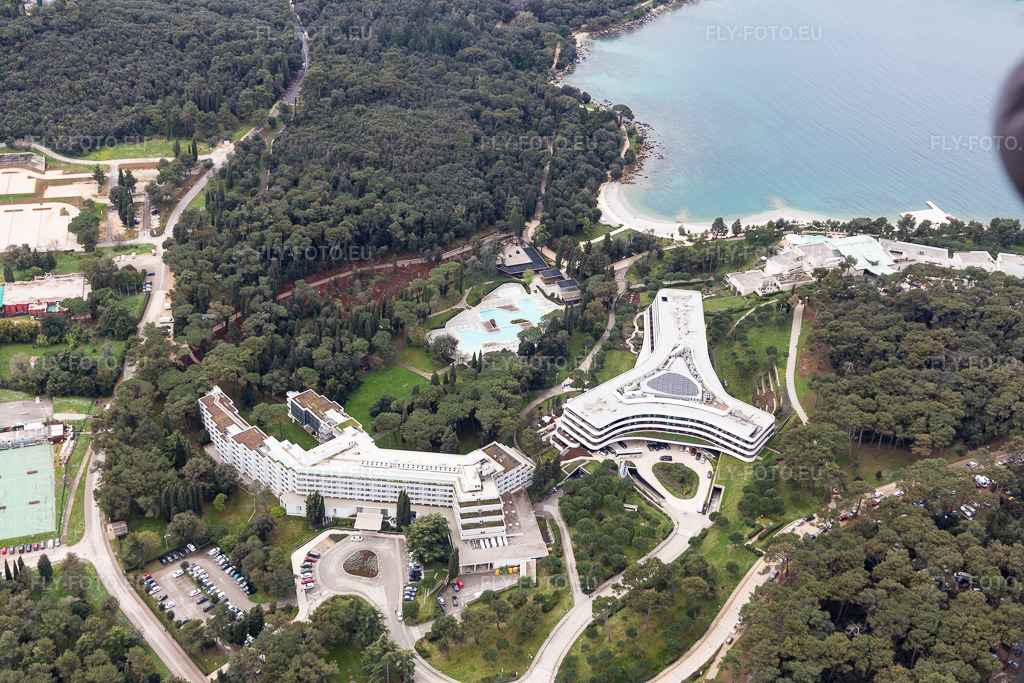 Vue aérienne: Vue de la ville à Rovinj dans le département Gespanschaft Istrien, Croatie. Photo: IMG_105982.jpg prise le 13/04/2018 par Werner Riehm/FLY-FOTO.eu – Résolution de l'original: 5472 x 3648 px