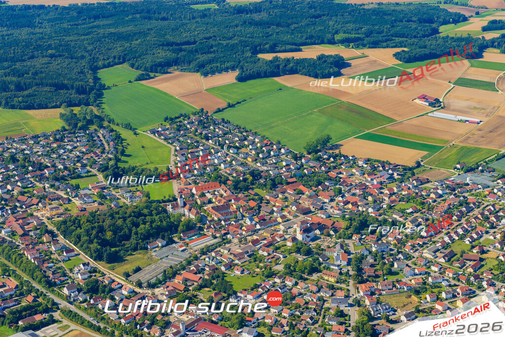 Luftaufnahme von  Alteglofsheim - Die Luftaufnahme wurde 2025 vom UL-Flugzeug heraus erstellt ( keine Drohne ) - Hochauflösende Luftaufnahme - für professionelle Ausdrucke geeignet. Die Geschenkidee !Mit Lizenz und Bildrechte bestellbar