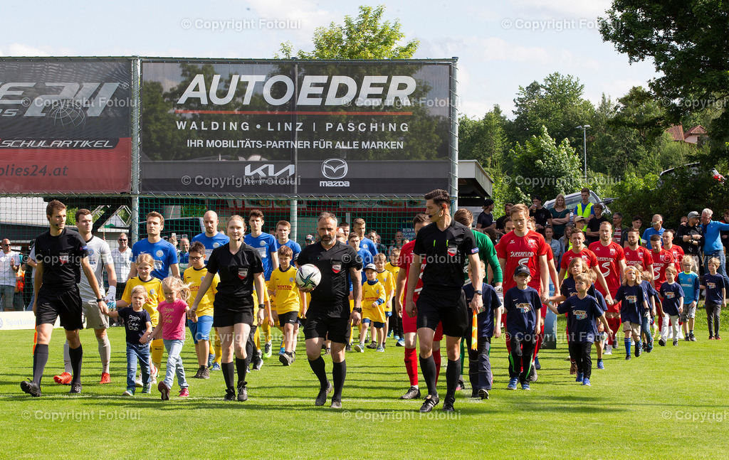 A_LUI-260522_47 | SPORT,FUSSBALL TRANSDANUBIA CUP FINALE 26.05.2022 ST.MARTIN/MK.-ASKOE OEDT IM BILD: EINZUG DER BEIDEN MANNSCHAFTEN FOTO:FOTOLUI/OOEFV