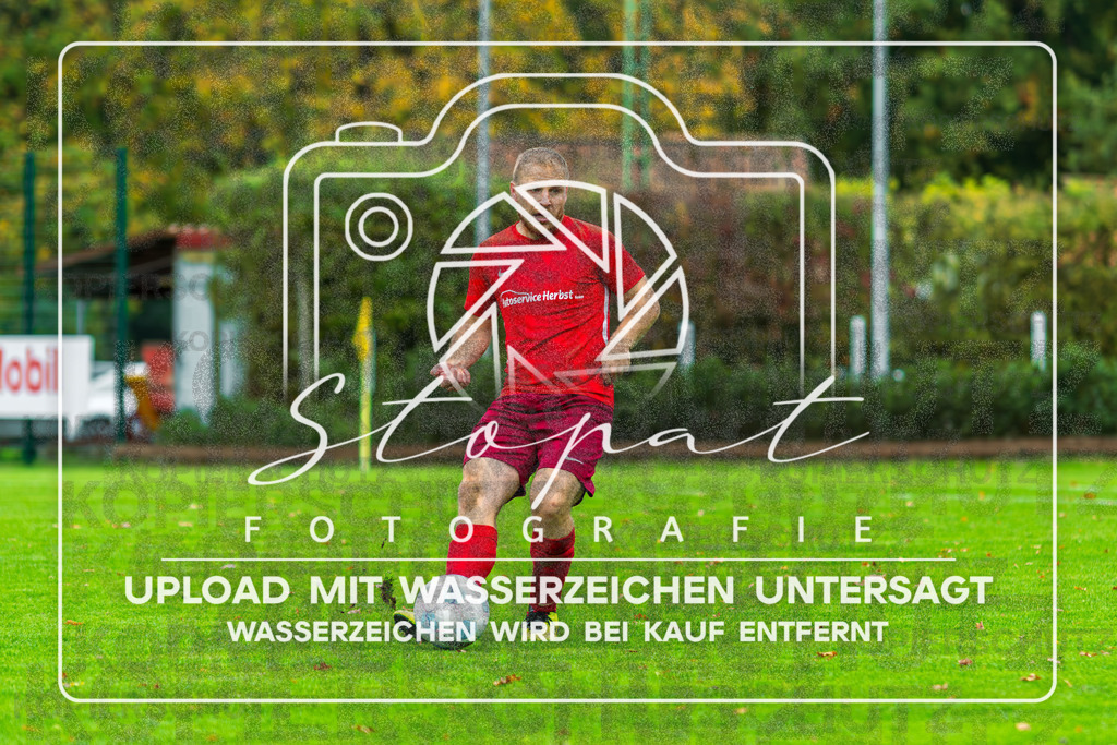 FSFSLEN-1039 | Ronald Mattert (Eintracht Leinetal 4 #07) beim Herren 3. Kreisklasse HK Spiel zwischen FG Fulde-Stellichte 2 und Eintracht Leinetal 4 im Fulder Zentralstadion, Fulde (Simon Paul Stopat) - Realisiert mit Pictrs.com