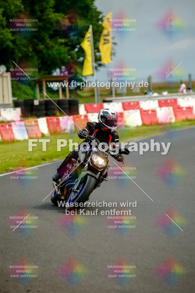 VBK-4553 | Hier findet Ihr Bilder von Touristenfahrten auf der Nürburgring Nordschleife oder von anderen Veranstaltungen die ich besucht habe. Viel Spass beim Durch Schauen 