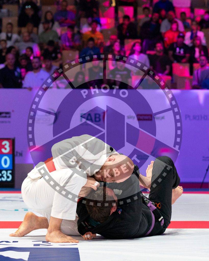 20231106PBB0350 | Fighters compete during the AJP World Master Championship in the Mubadala Arena in Abu Dhabi, Arab United Emirates, on November 6, 2023.