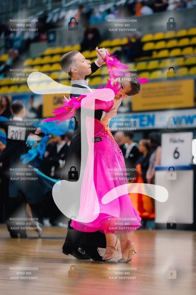 Hessen Tanzt WDSF Open Junior II Standard 10th (210) Tim Gordon _ Luisa Huber (Schwarz-Weiß-Club Pforzheim)-2025-05-17-7394 | Webshop for digital downloads and prints of dance sport, event & show photographer Julian Link - Realisiert mit Pictrs.com