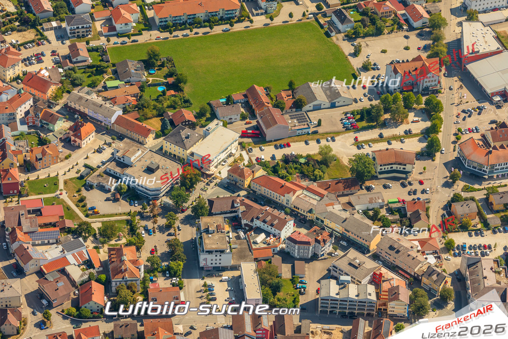 Luftaufnahme von Pocking - Die Luftaufnahme wurde 2025 vom UL-Flugzeug heraus erstellt ( keine Drohne ) - Hochauflösende Luftaufnahme - für professionelle Ausdrucke geeignet. Die Geschenkidee !Mit Lizenz und Bildrechte bestellbar