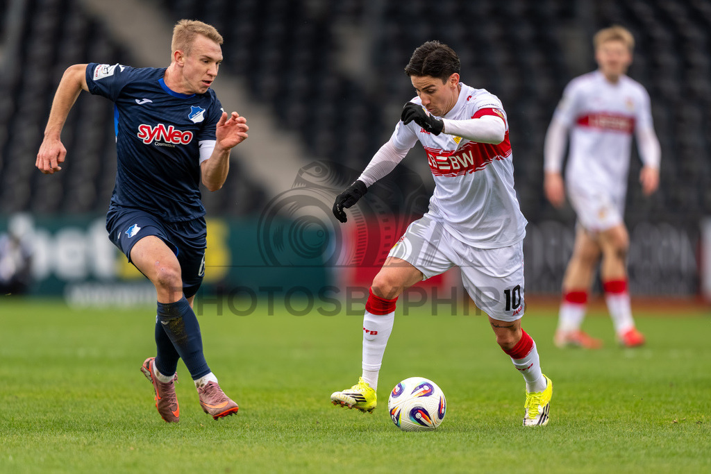 VfB Stuttgart II vs. TSG Hoffenheim II, Fussball, 3. Liga, 26. Spieltag, 15.03.2026 | Nicolas Sessa (VfB Stuttgart II, #10),VfB Stuttgart II vs. TSG Hoffenheim II, Fussball, 3. Liga, 26. Spieltag, 15.03.2026Foto: photosbyphips/Philip Ziegler