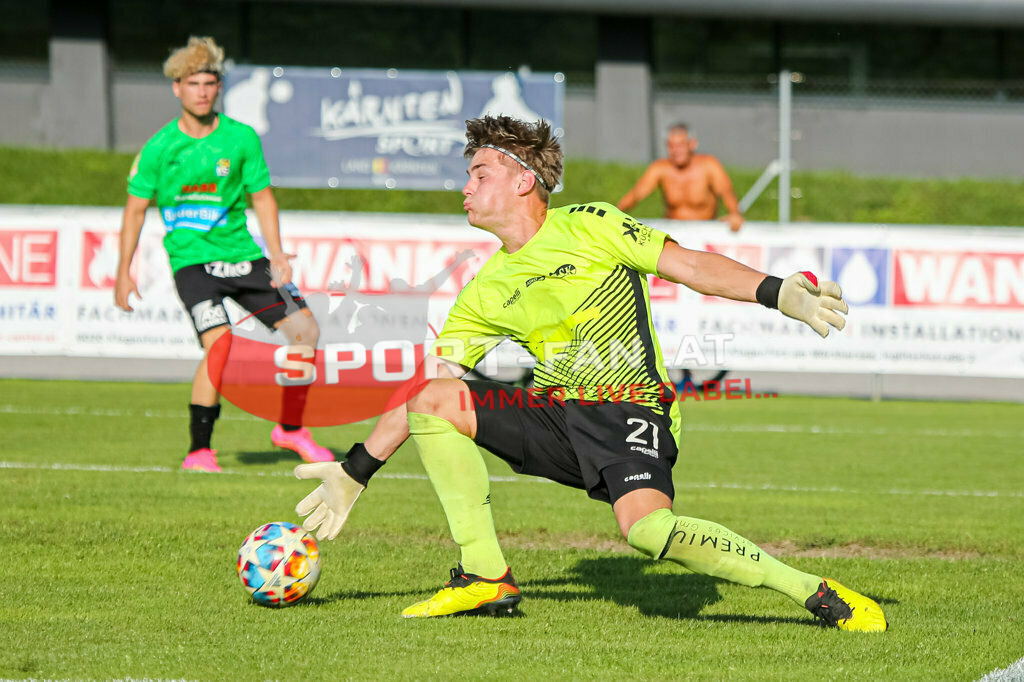 ASK Klagenfurt - SC Weiz 2:3, Kärntner Liga 3. Runde | Bernhard Nössler (ASK Klagenfurt #21) Tobias Strahlhofer (SC Weiz #7) ASK Klagenfurt - SC Weiz 2:3 am 13.08.2023 in Klagenfurt
(ASK Sportzentrum Fischl), Austria, (Photo by Ernst Krawagner sport-fan.at) - Realisiert mit Pictrs.com