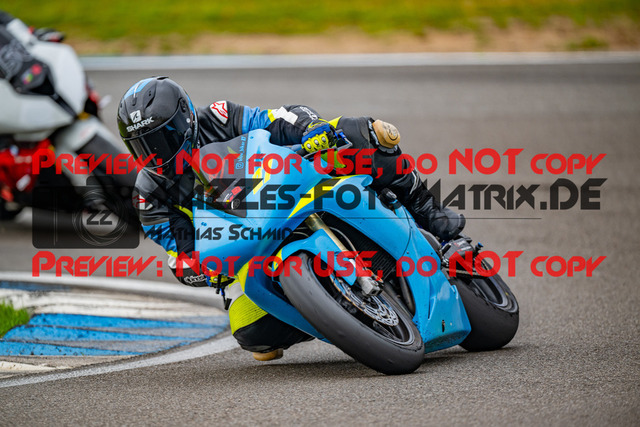 MaZZes_FotoMatrix_240702_6007705_6874 | ROT