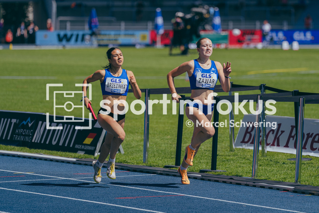 Deutsche Meisterschaften der Frauen und Männer 2026 | Ada Brzezinka, OSC Berlin, Pauline Zawar, TSV SCHOTT Mainz, U20 4x400-Meter-Staffel, Deutsche Meisterschaften der Frauen und Männer 2026, Lohrheidestadion Bochum-Wattenscheid, 25.07.2026. Foto: Marcel Schwering / sportimfokus - Realisiert mit Pictrs.com