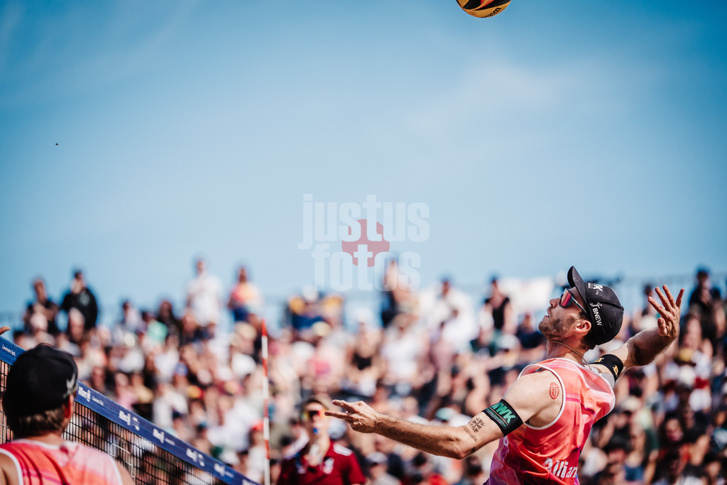 Beachvolleyball | Männer | Deutsche Meisterschaften 2025 Timmendorfer Strand | 07.09.2025 | Clemens Wickler beim Angriff