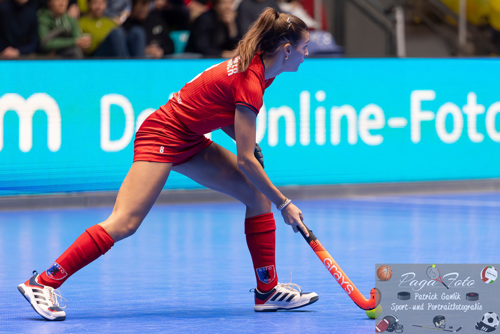 Volvo E.R.B. Final 4 Finale Frauen: Berliner HC - Mannheimer HC, 26.01.2025 | Joana Boehringer / Böhringer (Berliner HC #8) am Ball, Freisteller, Portrait, Porträt, Berliner HC - Mannheimer HC, Frankfurt, Süwag Arena, 26.1.2025 - Realisiert mit Pictrs.com