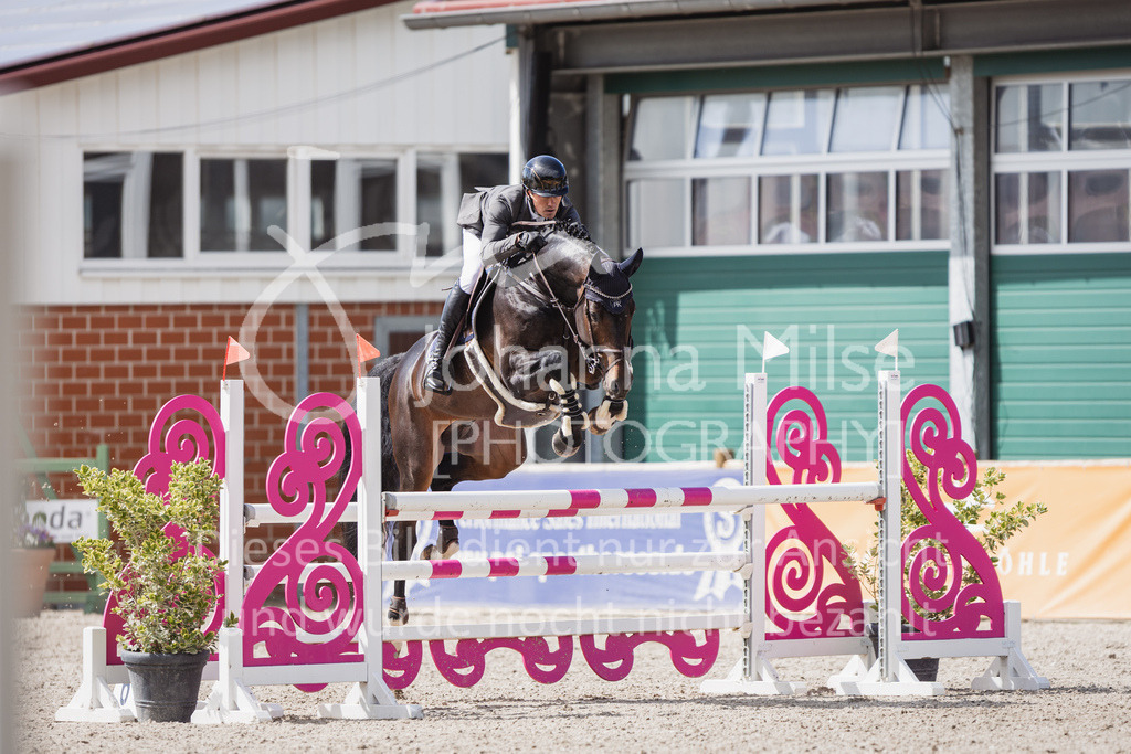 230516_Mühlen_04SprPf-L-430 | Deine schönsten Turniermomente als professionelle Fotos! Entdecke hochwertige Pferdesport-Fotografie im Online-Shop. Jetzt Fotos finden & bestellen!