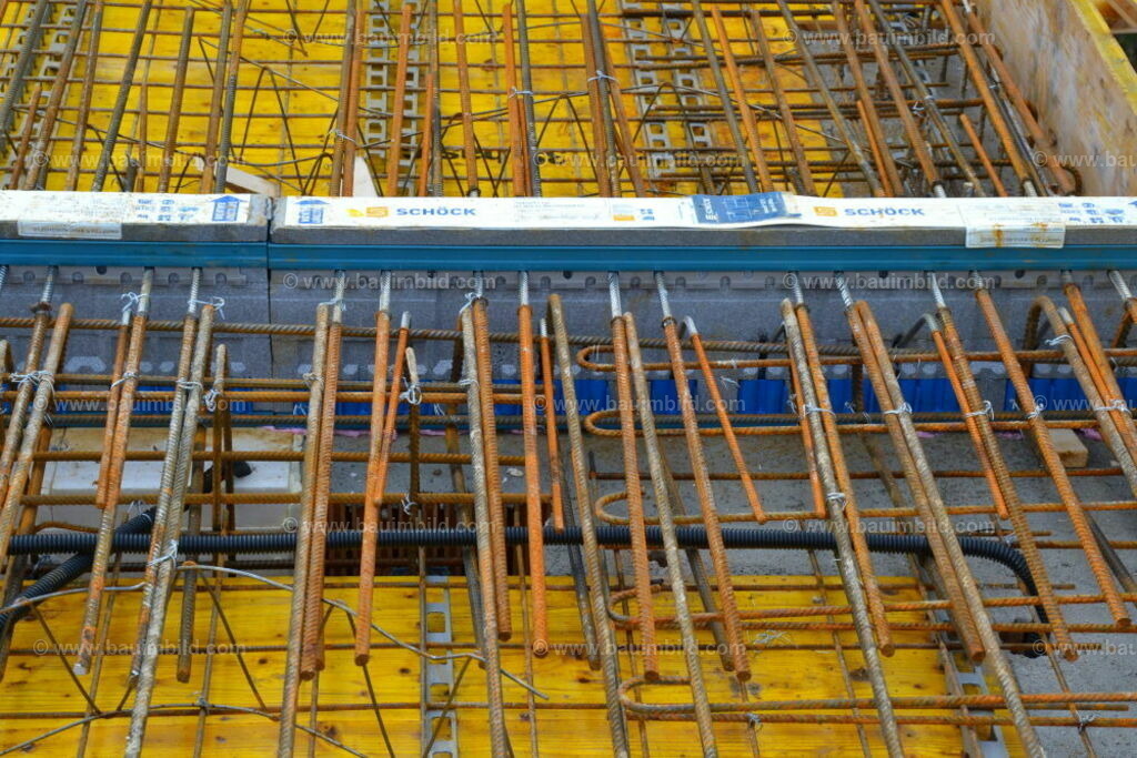 bib-lg17-elektroinstallation-0058 | Nach LV-Leistungsgruppen sortierte Detailfotos über den Bau eines Hauses. Alle Hausbau-Bilder direkt vom Urheber und Autor der Website Haus-Selber-Bauen.com