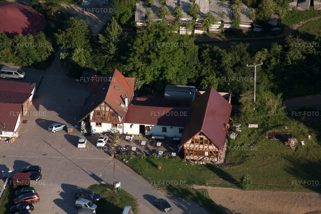Luftbild: Haras de la Née in Neewiller-près-Lauterbourg im Bundesland Bas-Rhin in Frankreich. – Foto: IMG_66607.jpg vom 05.06.2014 durch Werner Riehm/FLY-FOTO.de – Auflösung des Originals: 4752 x 3168 px
