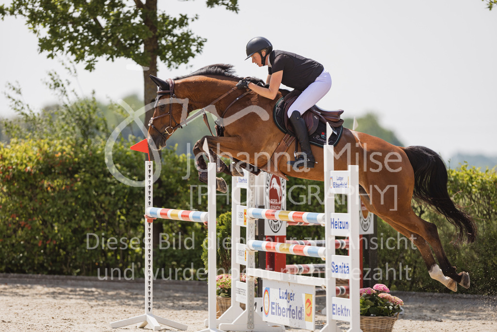 230616_Lemwerder_Springpf-L2-698 | Deine schönsten Turniermomente als professionelle Fotos! Entdecke hochwertige Pferdesport-Fotografie im Online-Shop. Jetzt Fotos finden & bestellen!