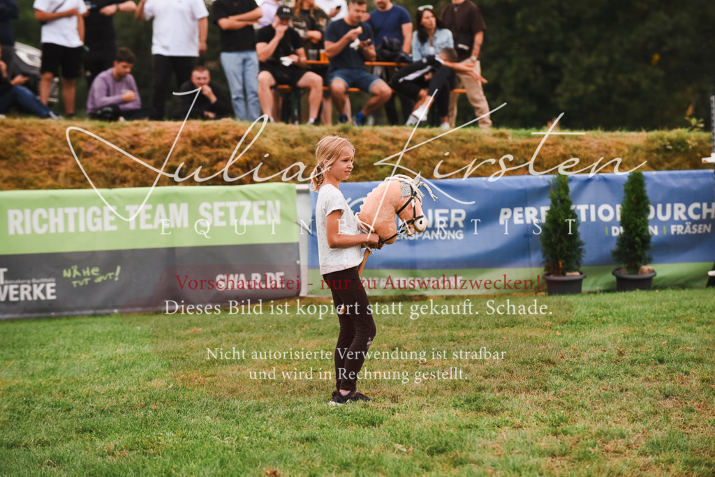 DSC_4545 | Pferde- und Turnierfotografie in Westsachsen. Pferdeportraits, Auftragszeichnungen und intuitive Kunst.