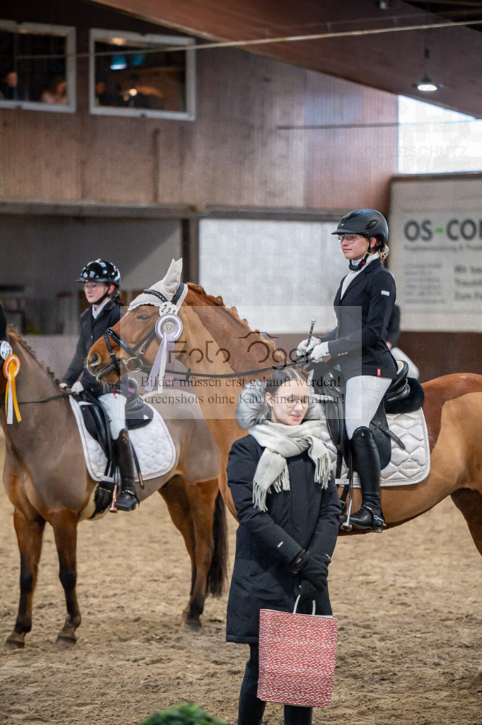 Hallenreittunier Voxtrup 2023 | Entdecke hochwertige Reitturnierfotos von Foto Oger. Professionell, emotional und authentisch – jetzt Lieblingsmomente im Shop bestellen.Deutschlandweite Turnierfotografie. - Realisiert mit Pictrs.com