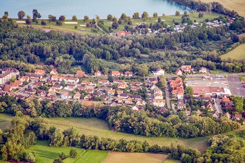 Luftbild: Ortsansicht aus Norden in Lauterbourg im Bundesland Bas-Rhin in Frankreich. – Foto: IMG_2379.jpg vom 04.06.2006 durch Werner Riehm/FLY-FOTO.de – Auflösung des Originals: 3456 x 2304 px