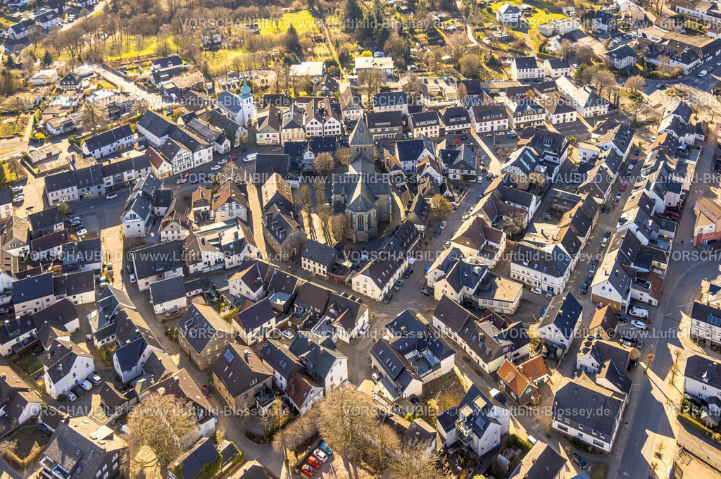 Breckerfeld250303018 | Luftbild, Altstadt und Ortsmitte mit evang. Jakobus-Kirche und kath. Sankt Jakobus Kirche mit Zwiebelturm, Breckerfeld, Ruhrgebiet, Nordrhein-Westfalen, Deutschland