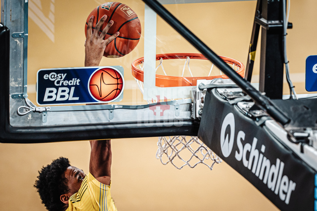 Basketball | Männer | Saison 2024/2025 | easyCredit Basketball Bundesliga | 12. Spieltag | Veolia Towers Hamburg vs. MHP Riesen Ludwigsburg | 21.12.2024 | Justin Simon (#5, MHP Riesen Ludwigsburg)