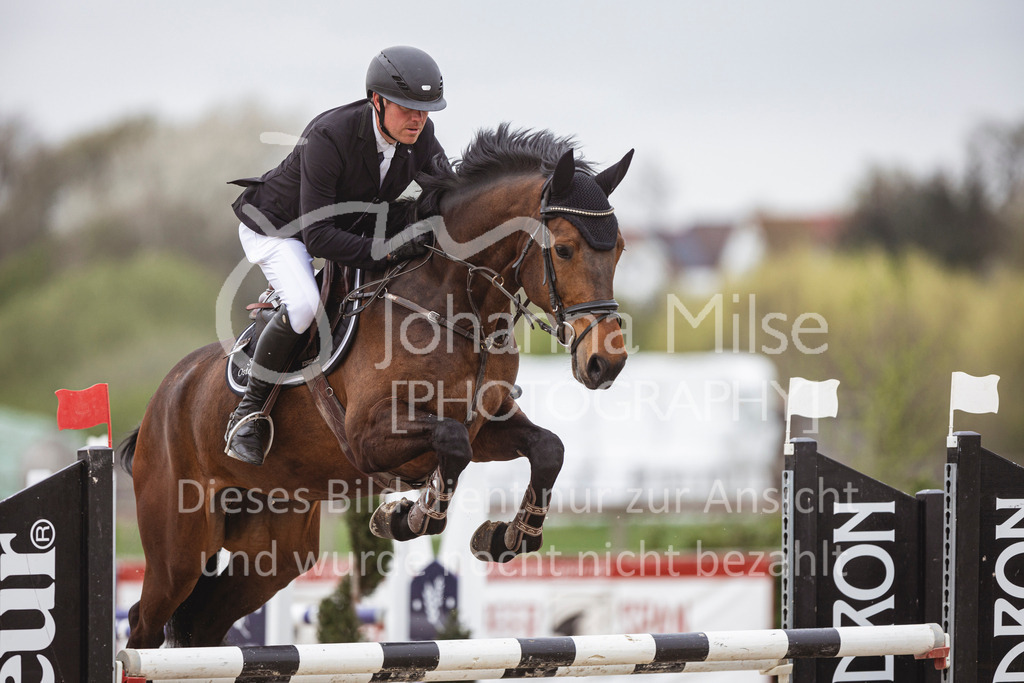 250417_Springpferde-L1-232 | Deine schönsten Turniermomente als professionelle Fotos! Entdecke hochwertige Pferdesport-Fotografie im Online-Shop. Jetzt Fotos finden & bestellen!