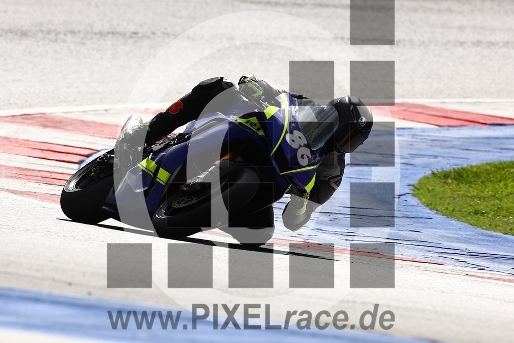 0086-20240928_06103 | Schöne Erinnerungen an spannende Momente - das festzuhalten ist unser Job. PIXELrace.de ist seit 2003 auf den Rennstrecken Europas unterwegs um die Action draußen beim Fahren und die wunderbare Stimmung imm Fahrerlager für euch einzufangen.