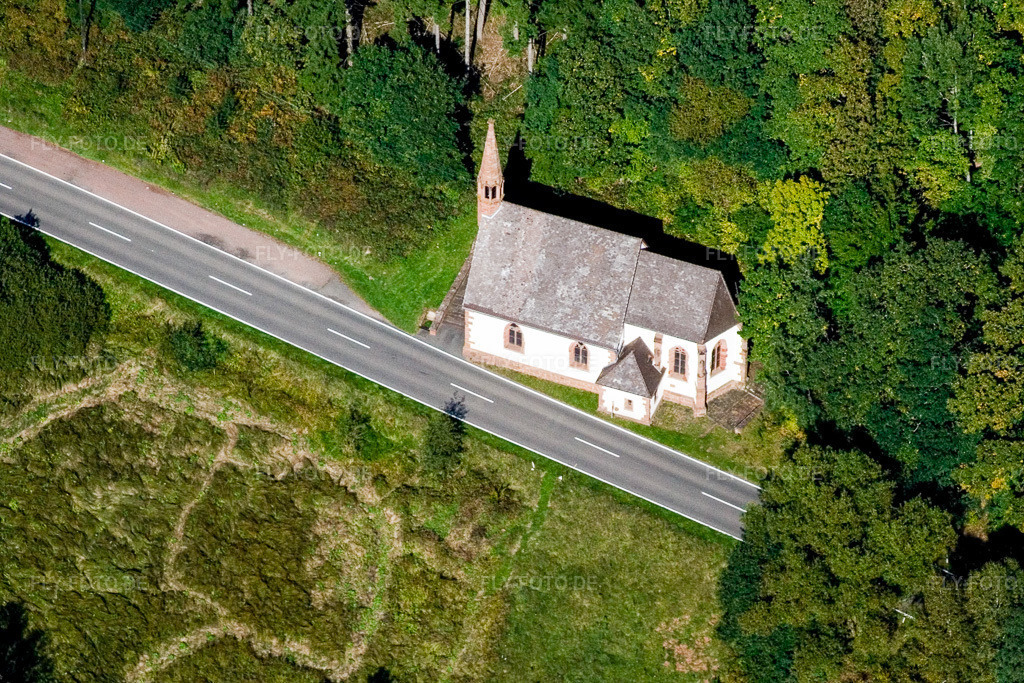 Luftbild: St. Anna Kapelle in Niederschlettenbach im Bundesland Rheinland-Pfalz in Deutschland. Foto: IMG_13625.jpg vom 28.09.2008 durch Werner Riehm/FLY-FOTO.de