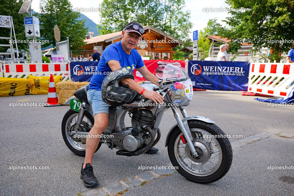 P1014641 | Erleben Sie atemberaubende, hochqualitative Fotos Ihrer Fahrt entlang der malerischen Alpenstraßen. Besuchen Sie alpineshots.com, um professionelle Aufnahmen Ihrer unvergesslichen Reise zu finden und zu kaufen - Realisiert mit Pictrs.com