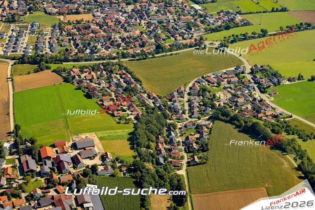 Das Luftbild zeigt : Hörmannsdorf Weng - Die Luftaufnahme wurde 2023 vom UL-Flugzeug aus erstellt ( keine Drohne ) - Hochauflösende Luftaufnahme - Für grossformatige Ausdrucke geeignet. Die Geschenkidee !Mit Lizenz und Bildrechte bestellbar