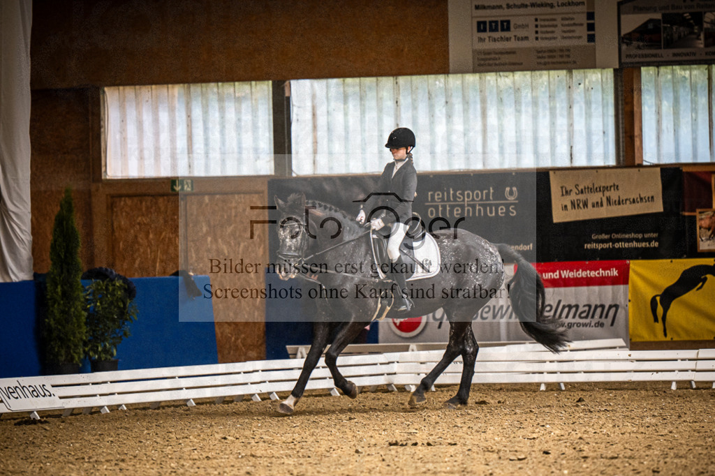 DOS_0463 | Entdecke hochwertige Reitturnierfotos von Foto Oger. Professionell, emotional und authentisch – jetzt Lieblingsmomente im Shop bestellen.Deutschlandweite Turnierfotografie. - Realisiert mit Pictrs.com