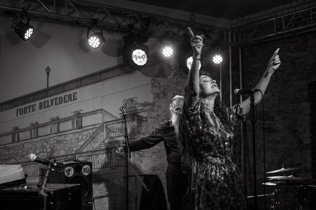 Maria Markesini Konzert | Maria Markesini meets Klazz Brothers im Forte Belvedere Leisnig zum Festival Hallo Leisnig 2022. - Realisiert mit Pictrs.com