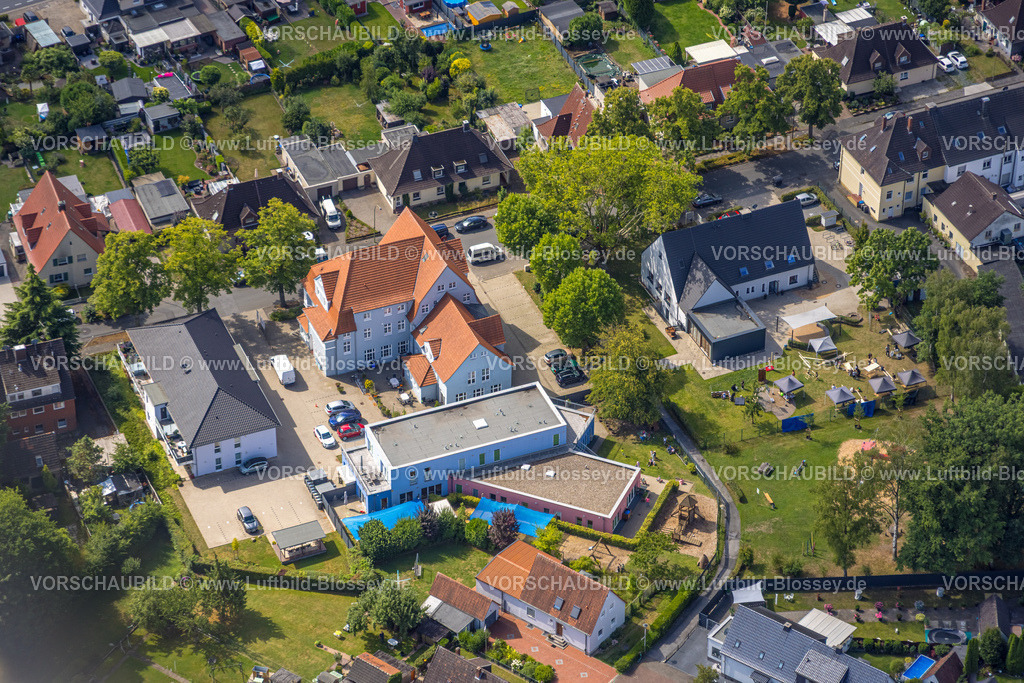 Hamm250700542Heessen | Luftbild, Tagespflege und Service Wohnen St. Rochus, dahinter DRK Kindertageseinrichtung Wunderwald, Stadtbezirk Heessen, Hamm, Ruhrgebiet, Nordrhein-Westfalen, Deutschland