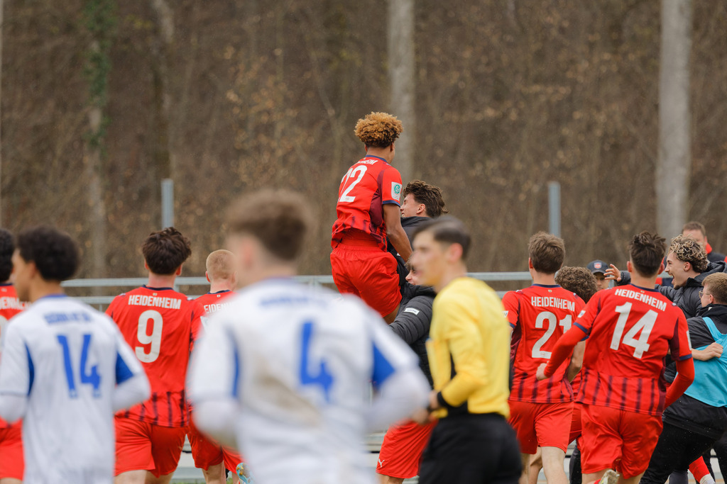 20260412-FCHS04_232 | 1.FC Heidenheim 1846 vs. FC Schalke 04, Fußball, U19, A-Junioren, NWL, U19-DFB-Nachwusliga, 2025/2026, 8. Spieltag, 12.04.2026 in Heidenheim, Walter-Birkhold-Jugendstadion (Foto: Michael Bulling) - Realisiert mit Pictrs.com