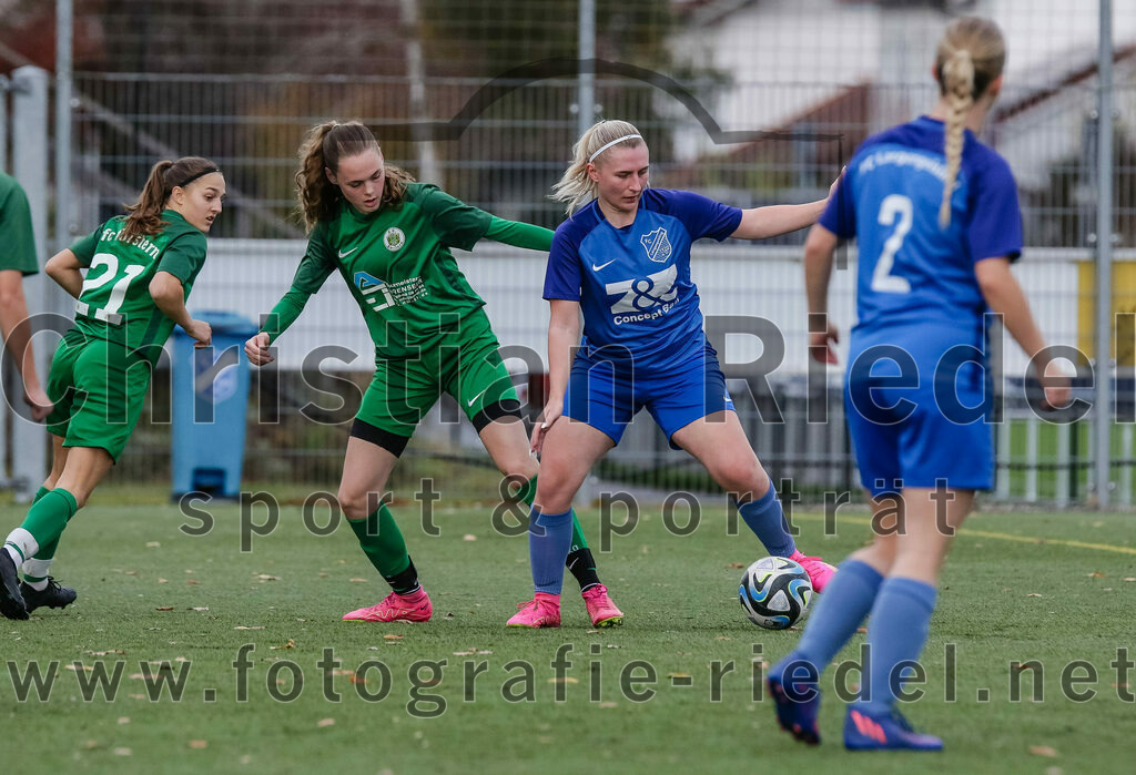 2023-11-19_038_FC_Langengeisling_gegen_FC_Forstern_II | Erding, Deutschland, 19.11.2023:
Fußball, Bezirksoberliga 2023 / 2024, 12. Spieltag, FC Langengeisling gegen FC Forstern II, Endergebnis: 3:0

Hannah Jünke (FC Forstern, #5), Carmen Drescher (FC Langengeisling, #9)

Foto: Christian Riedel / fotografie-riedel.net