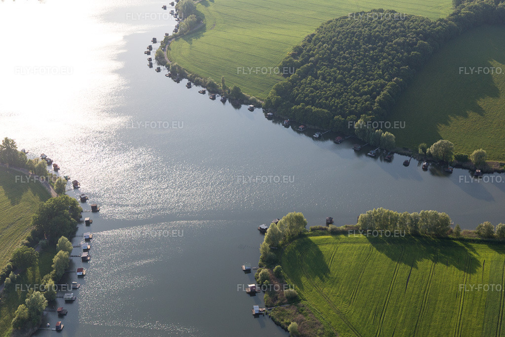 Vue aérienne: Puttelange-aux-Laxs, étang biscornu à Grundviller dans le département Moselle, France. Photo: IMG_107360.jpg prise le 19/05/2018 par Werner Riehm/FLY-FOTO.euRésolution de l'original: 5472 x 3648 px