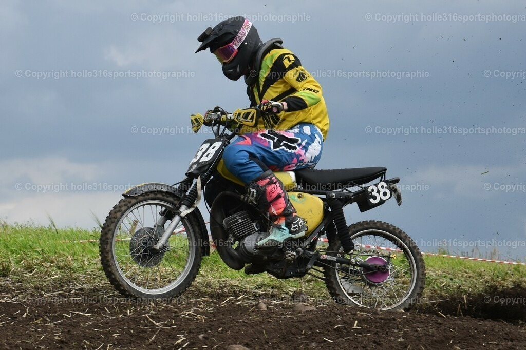 DSC_0012_01 (2) | Sportfotografie , Motorsport, Motoross, Reitsport, Mointainbike, Enduro,
Landschaft , Outdoor, Eventfotografie, Landschaft, Bilder online bestellen - Realisiert mit Pictrs.com