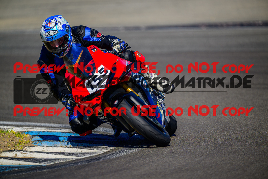 MaZZes_Fotomatrix_20250407_6007705_3712 | ROT