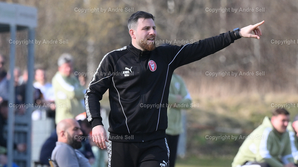 PSV Neumünster vs FC Kilia Kiel | Trainer Nicola Soranno (Kilia) / Fußball-Oberliga Männer 2025/2026 / PSV Neumünster vs FC Kilia Kiel / PSV Stadion Platz A / Neumünster / 07.03.26 - Realisiert mit Pictrs.com