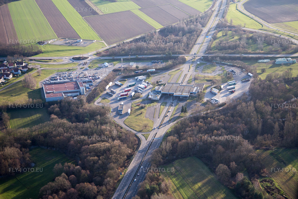 Vue aérienne: Vue de la ville à Lauterbourg dans le département Bas Rhin, France. Photo: IMG_085974.jpg prise le 06/02/2016 par Werner Riehm/FLY-FOTO.euRésolution de l'original: 5057 x 3371 px