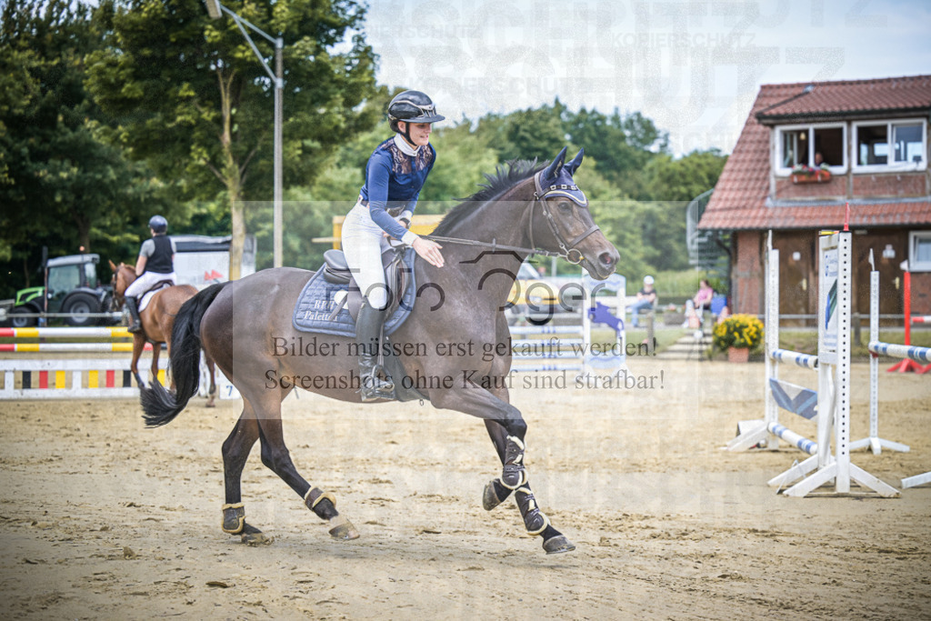 DOS_8402 | Entdecke hochwertige Reitturnierfotos von Foto Oger. Professionell, emotional und authentisch – jetzt Lieblingsmomente im Shop bestellen.Deutschlandweite Turnierfotografie. - Realisiert mit Pictrs.com