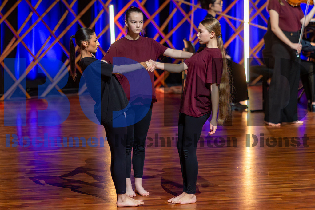 SES_ZWIBOC20250204-36 | bond - Realisiert mit Pictrs.com